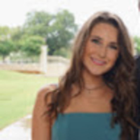 Meet your Posher, Olivia - Picture 1 of 1